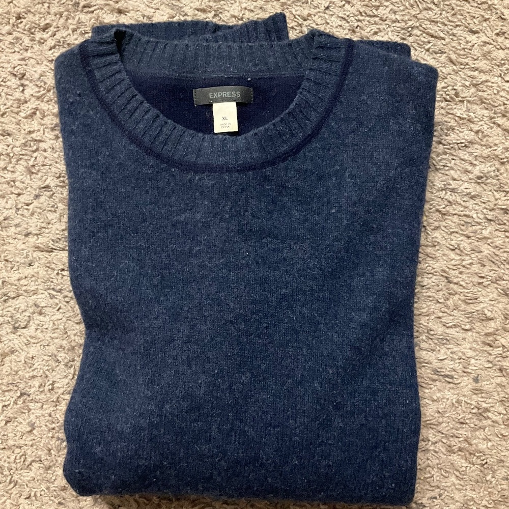 Express Men’s 100% Lambs Wool Sweater Navy